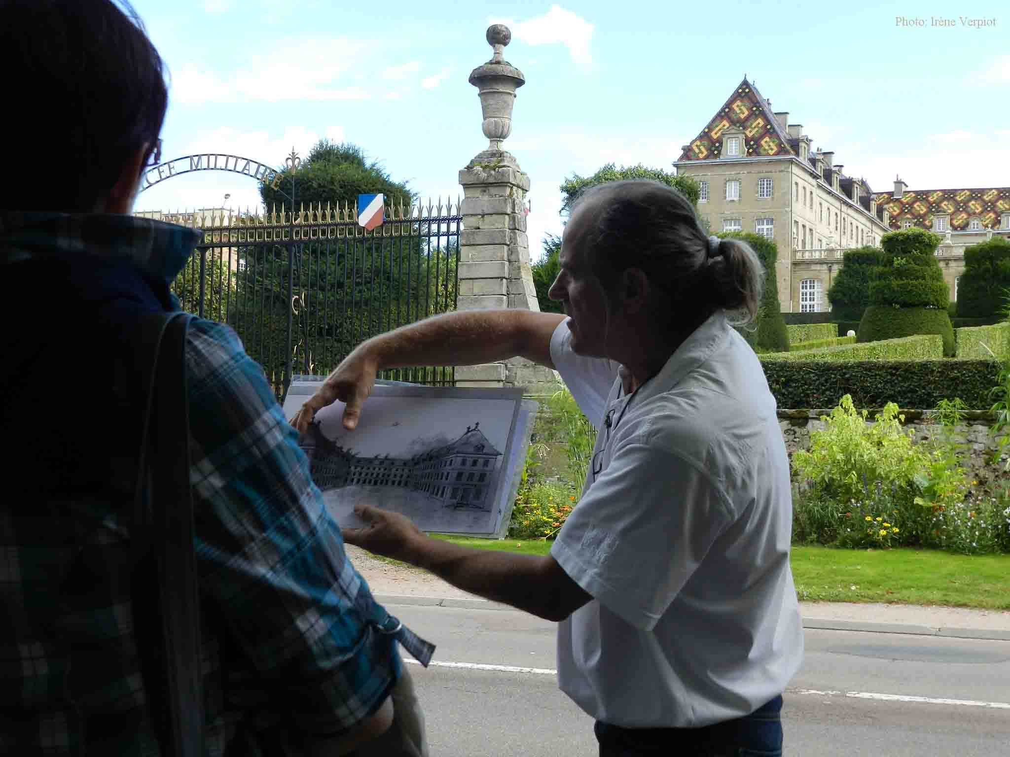 Devant le lycée militaire d'Autun